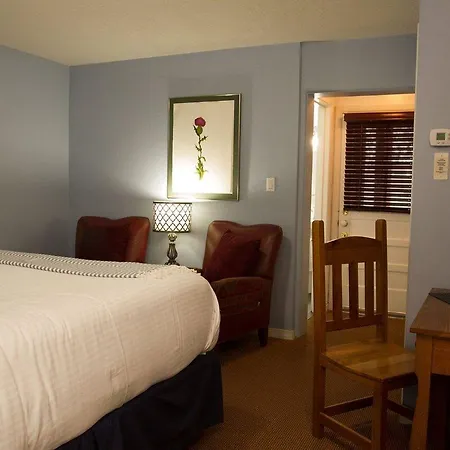 On The Paseo Inn 3*