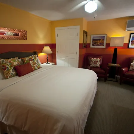 On The Paseo Inn 3*