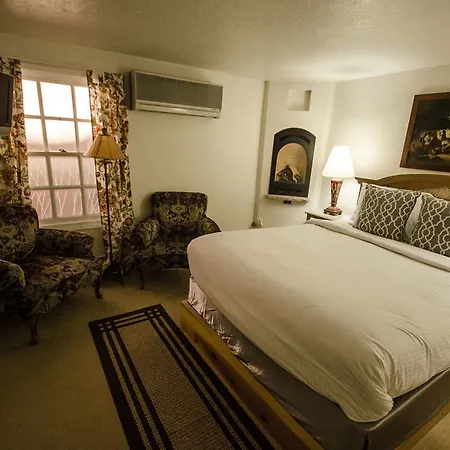 On The Paseo Inn 3*