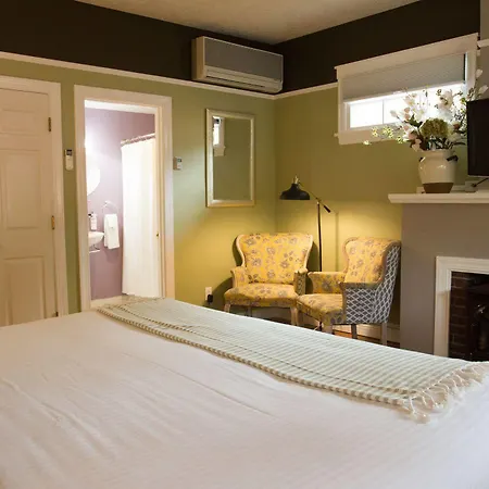 Inn On The Paseo 3*