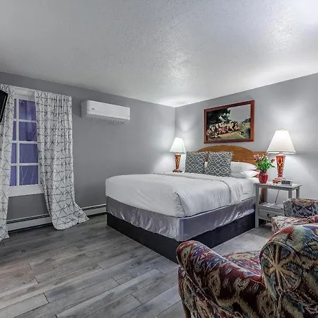 On The Paseo Inn 3*